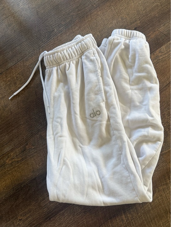 ALO Yoga Other - ALO Yoga White Sweatpants Joggers